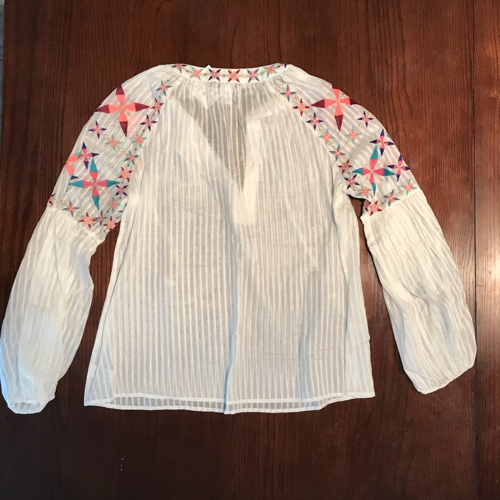 BELLE VERE Embroidered Blouse